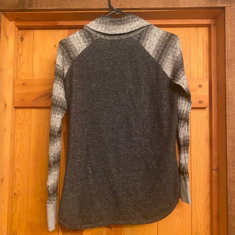 Maurices Size Small Gray, black, and light gray long sleeve with accent zipper